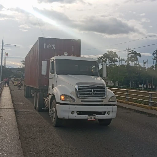 Tres empresas cuentan con representación en Colombia para vender seguro al transporte venezolano
