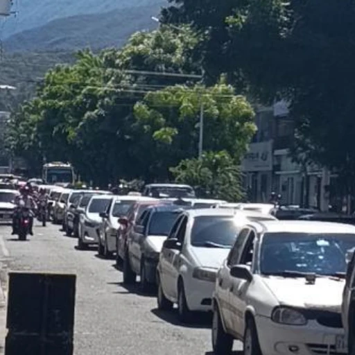 Vuelven las kilométricas filas para ingresar a Colombia