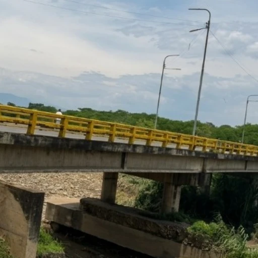 Reabren el paso vehicular en el puente Francisco de Paula Santander en Táchira