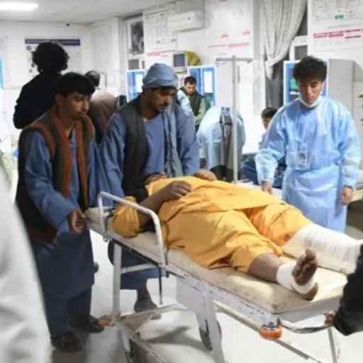 Aumentan a 20 fallecidos y 530 heridos tras terremoto de 6,3 en Afganistán