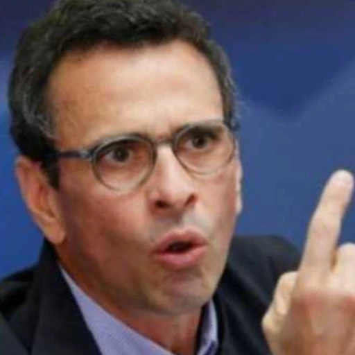 Leopoldo López arremetió contra Capriles y lo catalogó como «ficha del gobierno»