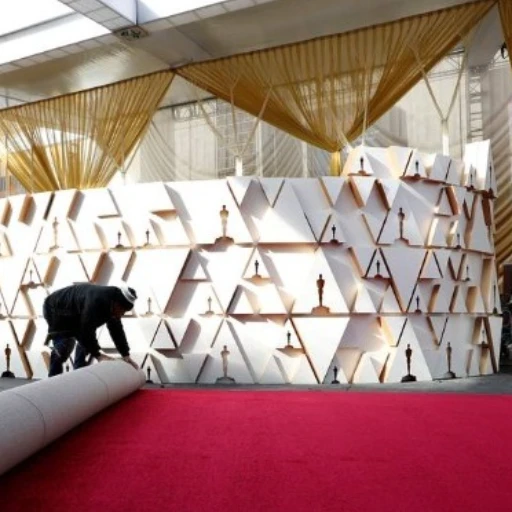 Hollywood viste el suelo de gala con el despliegue de la alfombra roja de los Óscar