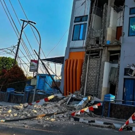 Fuertes réplicas sacuden Indonesia a cinco días del terremoto de 7,7