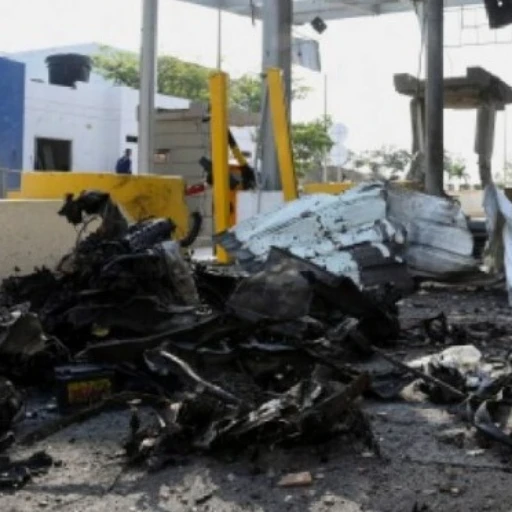 Cuatro mujeres heridas por explosión de carro bomba en Colombia