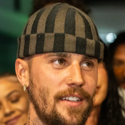 Justin Bieber sorprende con su nuevo álbum Swag II la secuela exprés que vira al pop