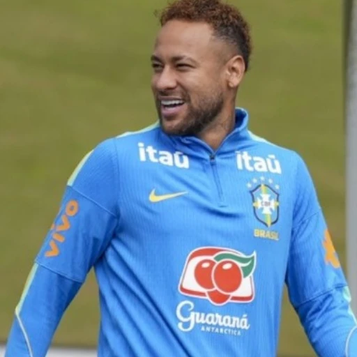 Neymar visita a la selección brasileña en pleno proceso de recuperación