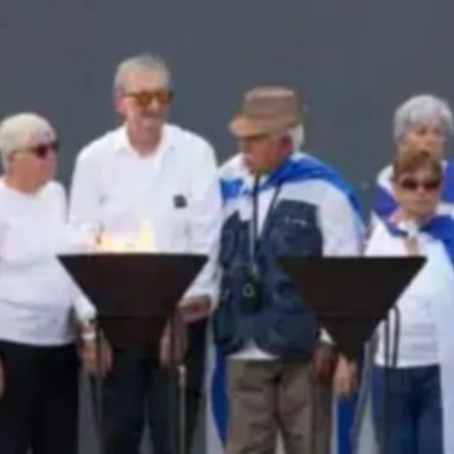 Marcha conmemorativa en el antiguo campo de exterminio de Auschwitz ensombrecida por guerra