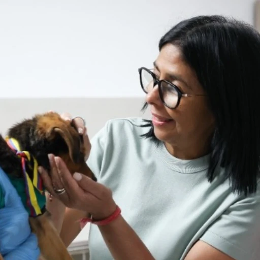 Delcy Rodríguez inaugura albergue para mascotas rescatadas