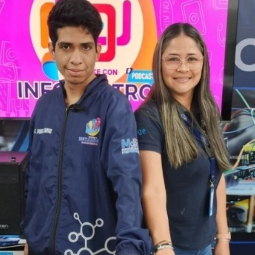 Joven venezolano crea robot que traduce lengua de señas