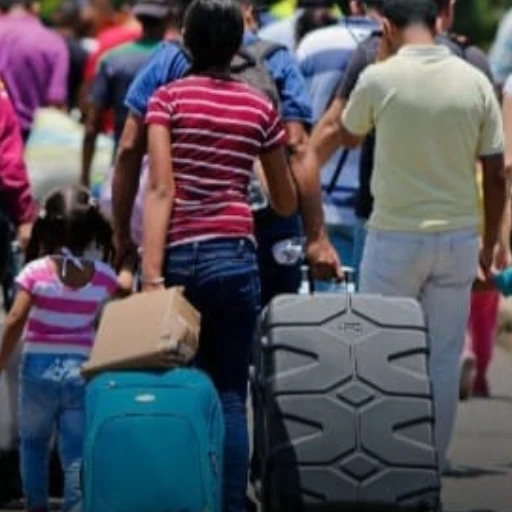 Colombia exigiría pasaporte vigente a migrantes venezolanos que quieran ingresar al país: ya hay bor