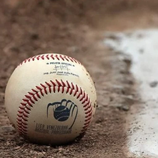 Béisbol profesional venezolano inicia temporada 2025-2026 con homenaje a David Concepción
