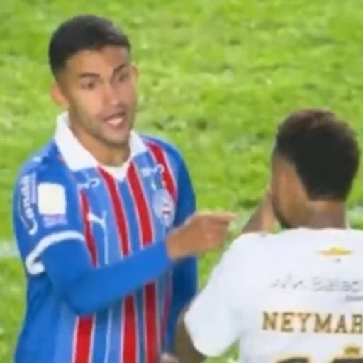 Neymar es expulsado por taparse la boca tras una discusión en el partido Santos-Bahía