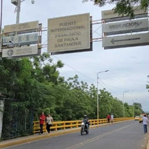 Ministerio de Transporte anunció cierre total del puente fronterizo con Colombia durante 15 días