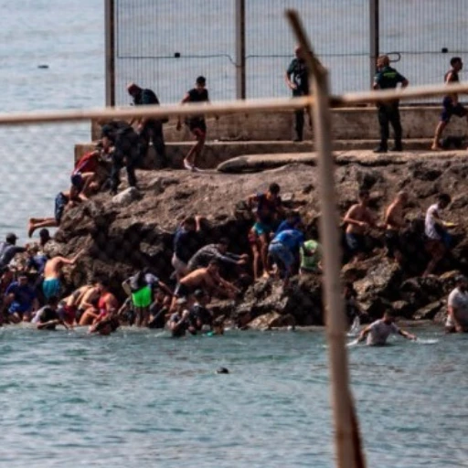 España mantiene labores de rescate en las costas de Ceuta tras la entrada masiva de migrantes