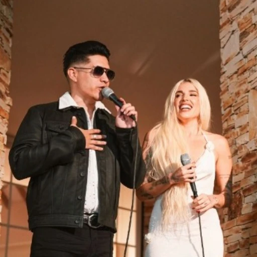 Chyno y Nacho estrenan el videoclip del tema “D’Lejitos” junto a Elena Rose