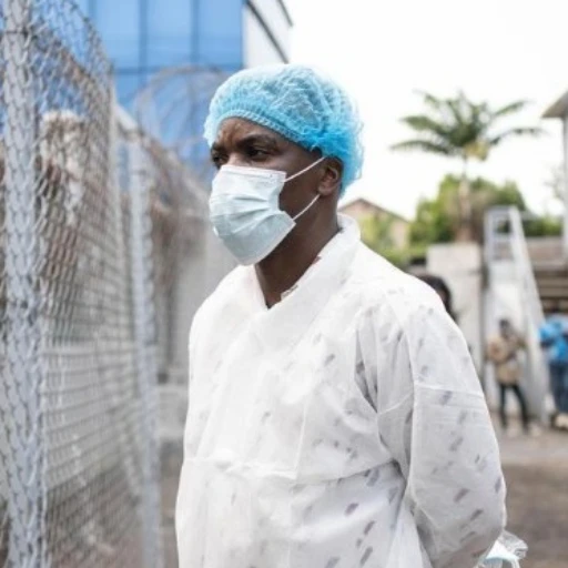 Italia pide a la UE reforzar fronteras ante el brote de ébola en países de África Central