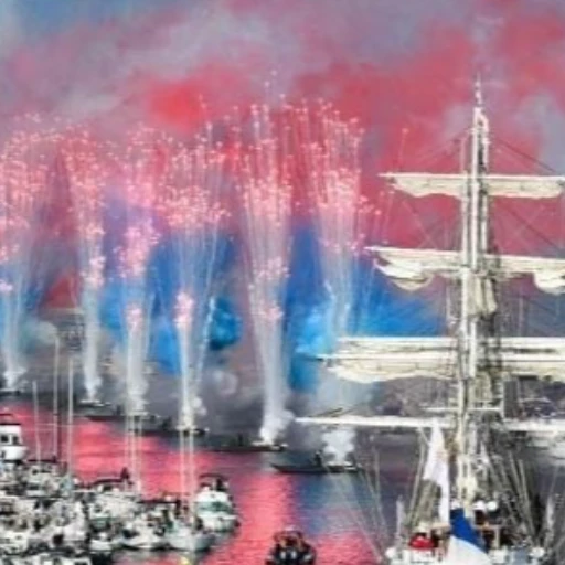 La llama olímpica de París 2024 llega a territorio francés en una fastuosa ceremonia
