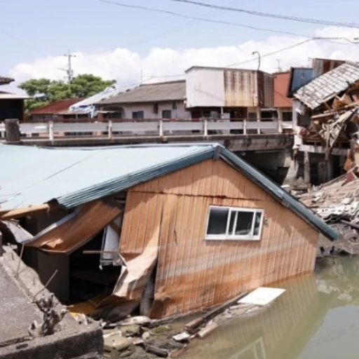Elevan a 35 los muertos tras el terremoto en Japón mientras sigue la búsqueda de atrapados