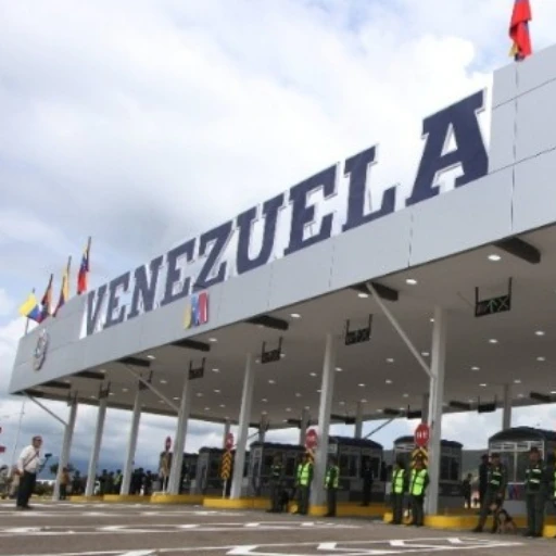 Autoridades binacionales supervisan bases del puente Francisco de Paula Santander tras embate climát