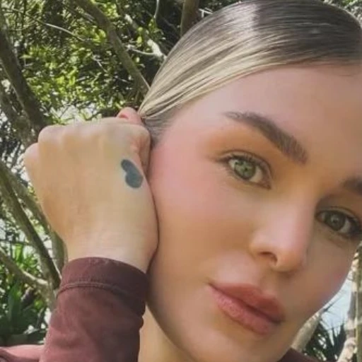 Hermana de Karol G acusa a su familia de «darle la espalda», esto reveló