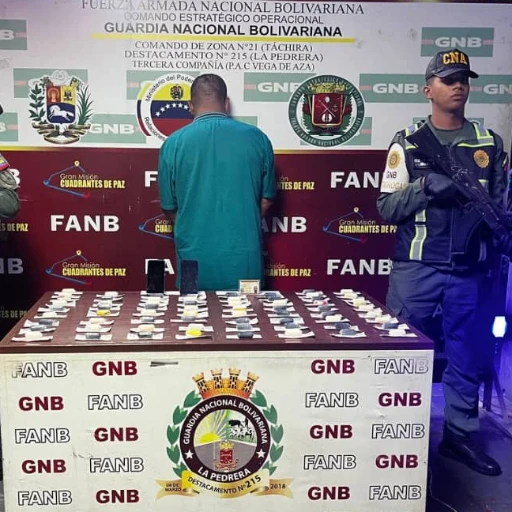 Llevaba más de 1 kilo de cocaína en el estómago un hombre que viajaba a Caracas