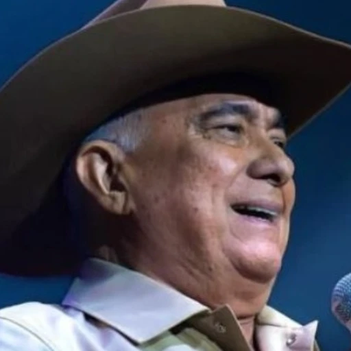 Reynaldo Armas regresa a Venezuela tras superar delicado cuadro de salud