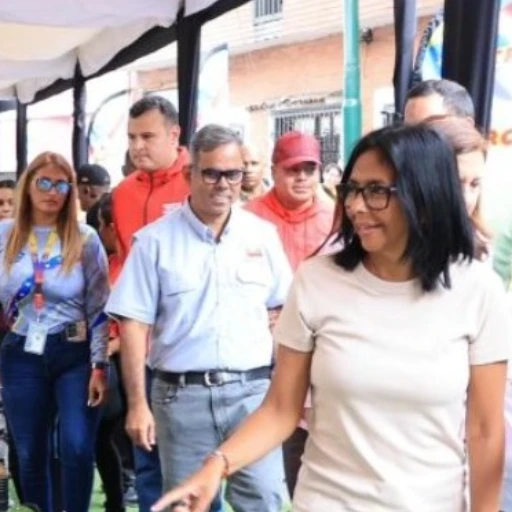 Delcy Rodríguez afirma que la democracia venezolana se consolida desde la organización comunitaria