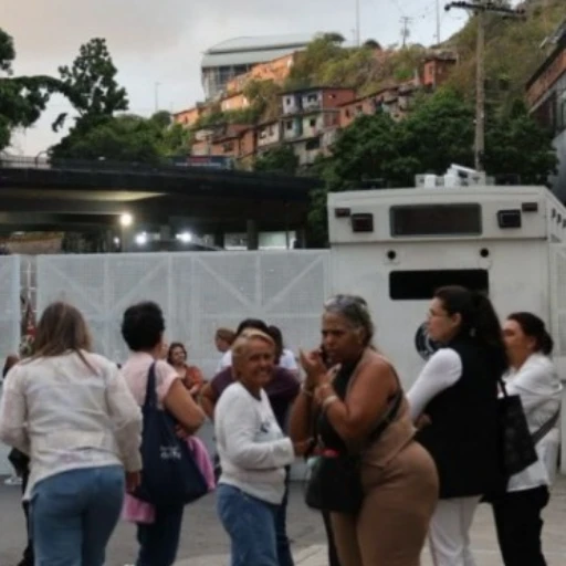 Denuncian traslados imprevistos de presos en El Helicoide