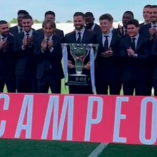 real Madrid recibe trofeo de campeón de la Liga