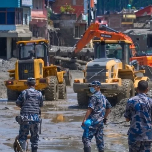 Al menos 590 extranjeros de 39 países siguen desaparecidos en Nepal tras la riada
