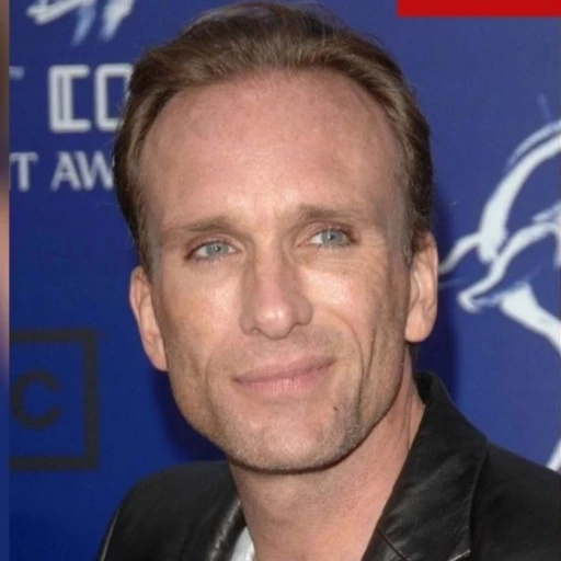 fallecimiento del hombre de la mascara