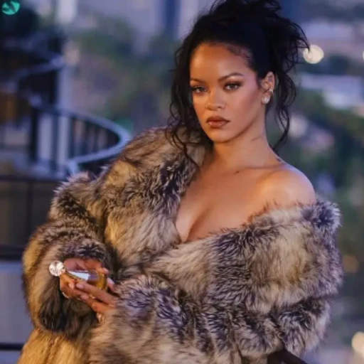 Arrestan a mujer sospechosa de disparar contra la casa de Rihanna en Los Ángeles
