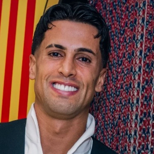 El Barça hace oficial el fichaje de Cancelo hasta 2029