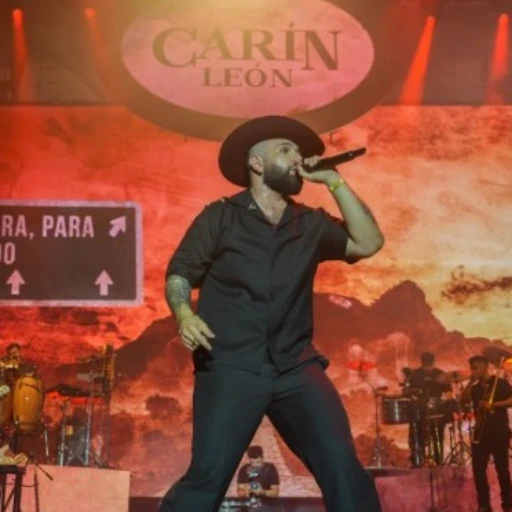 Carín León pide apoyar a Venezuela en el primer concierto del estadio del Inter Miami